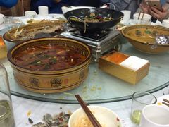 -乡土特色.冷锅鱼.牦牛肉汤锅