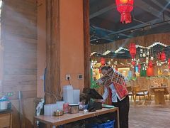 -老滇山寨•云南特色菜•地方菜•民族风情歌舞表演(金碧店)