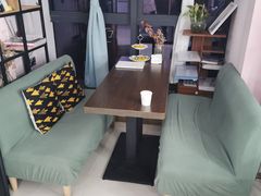 -ME觅妆·定制美妆·彩妆私教(菱角湖店)