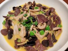 野山菌闷猪肚-辣得叫湘菜(四明店)