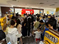 -m豆巧克力世界(上海世茂广场店)