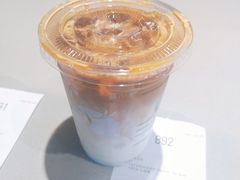 茉莉花香拿铁-luckincoffee瑞幸咖啡(香港名店街店)