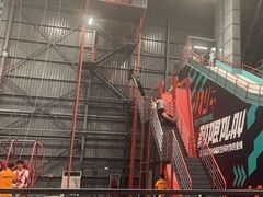 -极限PLAY运动娱乐新世界·团建派对潮玩休闲馆·室内蹦极高空游乐园