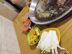 -毛毛老火锅(八年观音桥店)