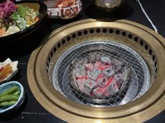 -山川小町·极番烧肉(新地假日广场店)