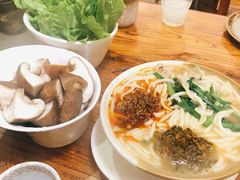 -滇香肴·云南菜蒸汽石锅鱼(云南北路店)