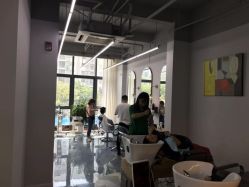 -茶发Salon·烫发染发理发