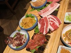 -明洞阿姨·韩式酱蟹烤肉·创意料理(三元桥店)