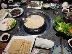 -大匠工房古船木艺术餐厅·猪肚鸡专门店(长白仙岛店)