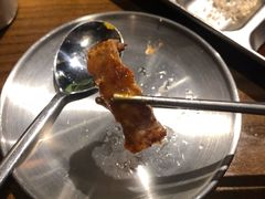 厚切五花肉-·缸桶屋·韩式牛肋条自助烤肉(西湖D11店)