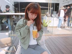 -UNI UNI(环亚凯瑟琳店)