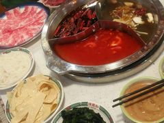 艳红酸辣三拼锅-陈艳红火锅菜·冒菜(簋街店)