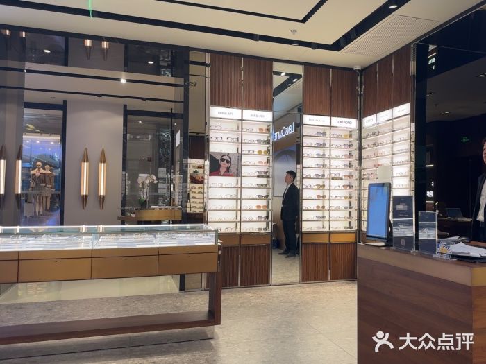 LensCrafters亮视点·OAKLEY精选(静安嘉里中心店)图片