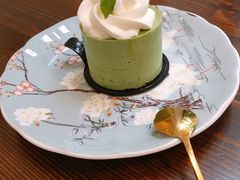 覆盆子开心果慕斯-默迹咖啡馆