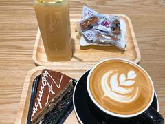 -藏猫猫咖啡主题馆(中央大道店)