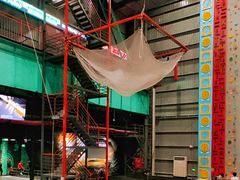 -极限PLAY运动娱乐新世界·团建派对表演休闲馆·室内高空游乐园