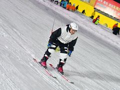 -采薇庄园四季滑雪场