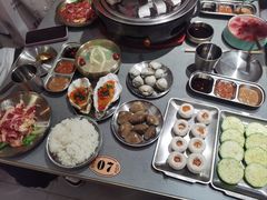 -围炉肉舍丹东海鲜烤肉·烤活鳗(步行街店)