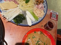 -周小明火锅(黑金冠社区店)