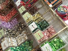 -VENCHI 闻绮(上海佛罗伦萨小镇店)