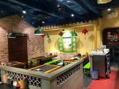 -两三事小郡肝串串香火锅(桂庙店)