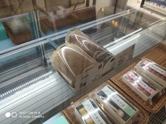 -顶东面包花园·生日蛋糕(世博店)