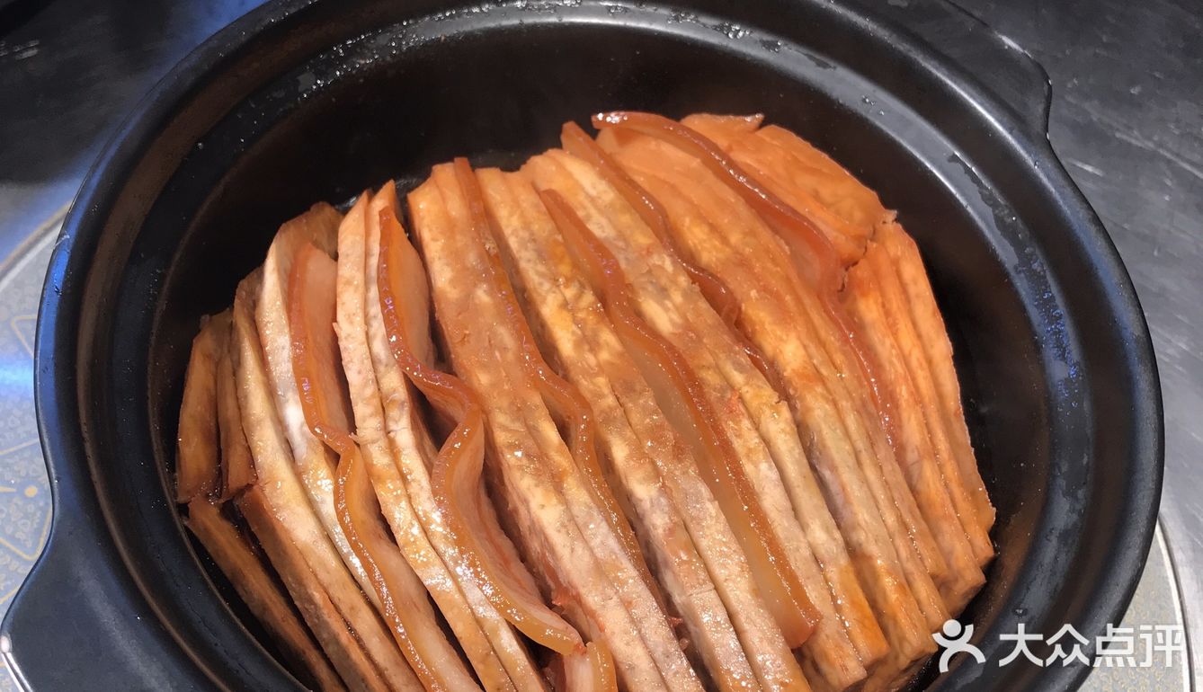 菜品都是很赞的，环境很好看，像极了小时候