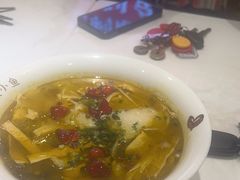 -渝是乎酸菜鱼·川渝小炒(新世界百货望京店)