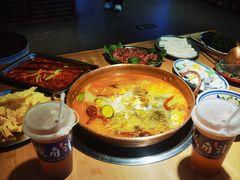 -洱火云南酸菜牛肉火锅(石景山当代商城店)