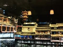 -临江餐馆二楼美食部落