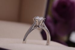 -威德钻石-克拉钻大本营(南京东路店)