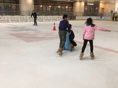 -冰纷万象滑冰场(二七万象城店)