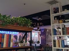 -豪客嘉族·麦尼顿西餐厅(乐福天下店)