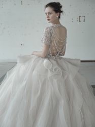 -莫小姐婚纱