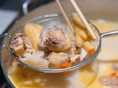 -尚尚仙·酸汤猪手·猪肚鸡火锅(华联万柳购物中心店)