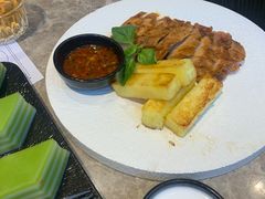 西贡炭烧猪颈肉配菠萝-美奈小馆·东南亚菜(福田星河COCO Park店)