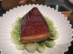 金牌扣肉配玉米饼-杭州西子湖四季酒店·金沙厅