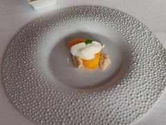 白巧克力配酸奶油百香果冰霜-AZUR聚(香格里拉饭店)