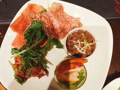 -恰餐厅及酒吧 CHAR Bar & Grill (北京丽都皇冠假日店)