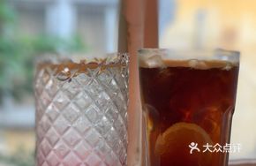 Blueberry Chia Seed Sparkling Water