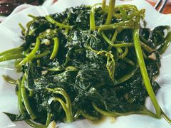 -黄记四更烤乳猪店