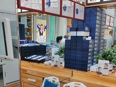 -豪门视光·星趣控·蔡司依视路眼镜代理商(中央大街店)