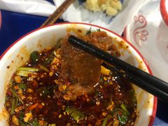 -牛华周记麻辣烫起源店