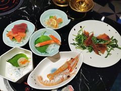-淡尾·海鲜自助概念餐厅(虹桥南丰城店)