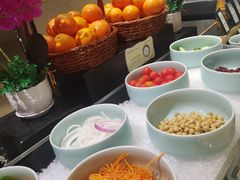 -广州万富希尔顿酒店·感趣自助餐厅·金秋蟹宴生蚝海鲜刺身