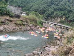 -安吉龙王山峡谷漂流