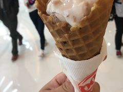 蒙布朗栗子华夫控加巴旦木-DQ·蛋糕·冰淇淋(包河万达店)