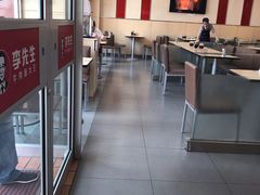 大堂-李先生牛肉面大王(营口大润发店)