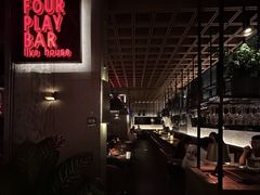 -FOUR PLAY BAR