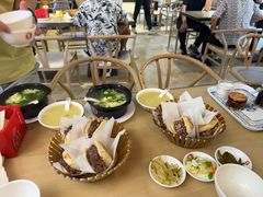 -闫家驴肉老店(华电一校店)